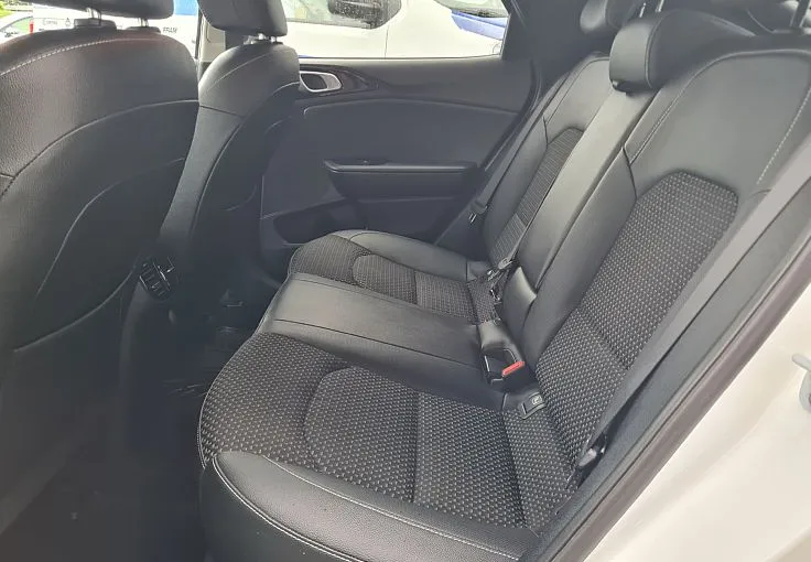 Zunanja slika - KIA XCeed - 1.4 T-GDi EX Stream 103kW - 9