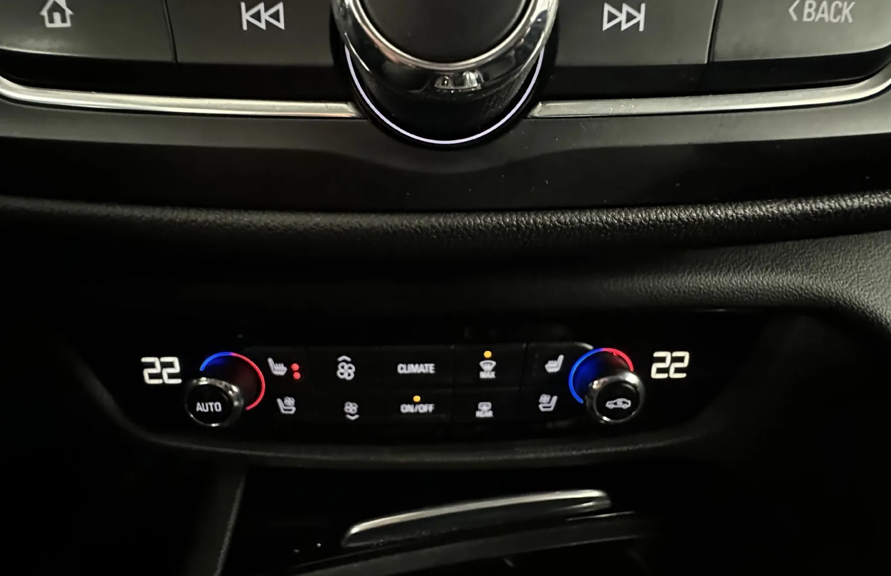 Zunanja slika - Opel Insignia - 2.0 CDTI 154KW INNOVATION 4x4.NEMŠKI+4ALU.USNJE - 12