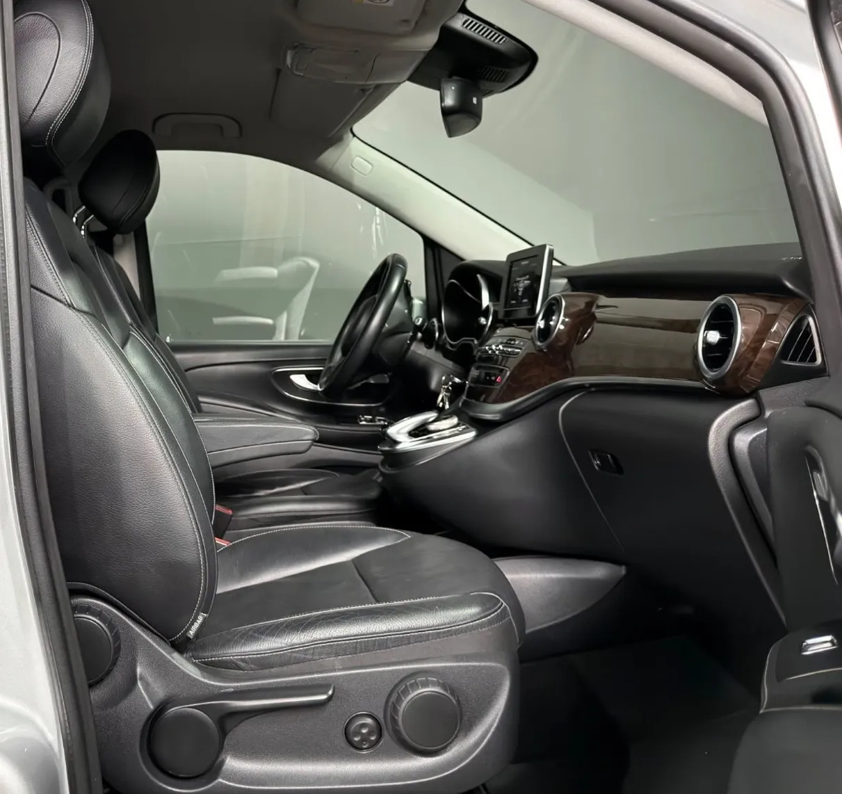 Zunanja slika - Mercedes-Benz V-Razred - 250d 4MATIC - 360 KAM. - LINE ASS. - AKTIVNI TEMP - 14