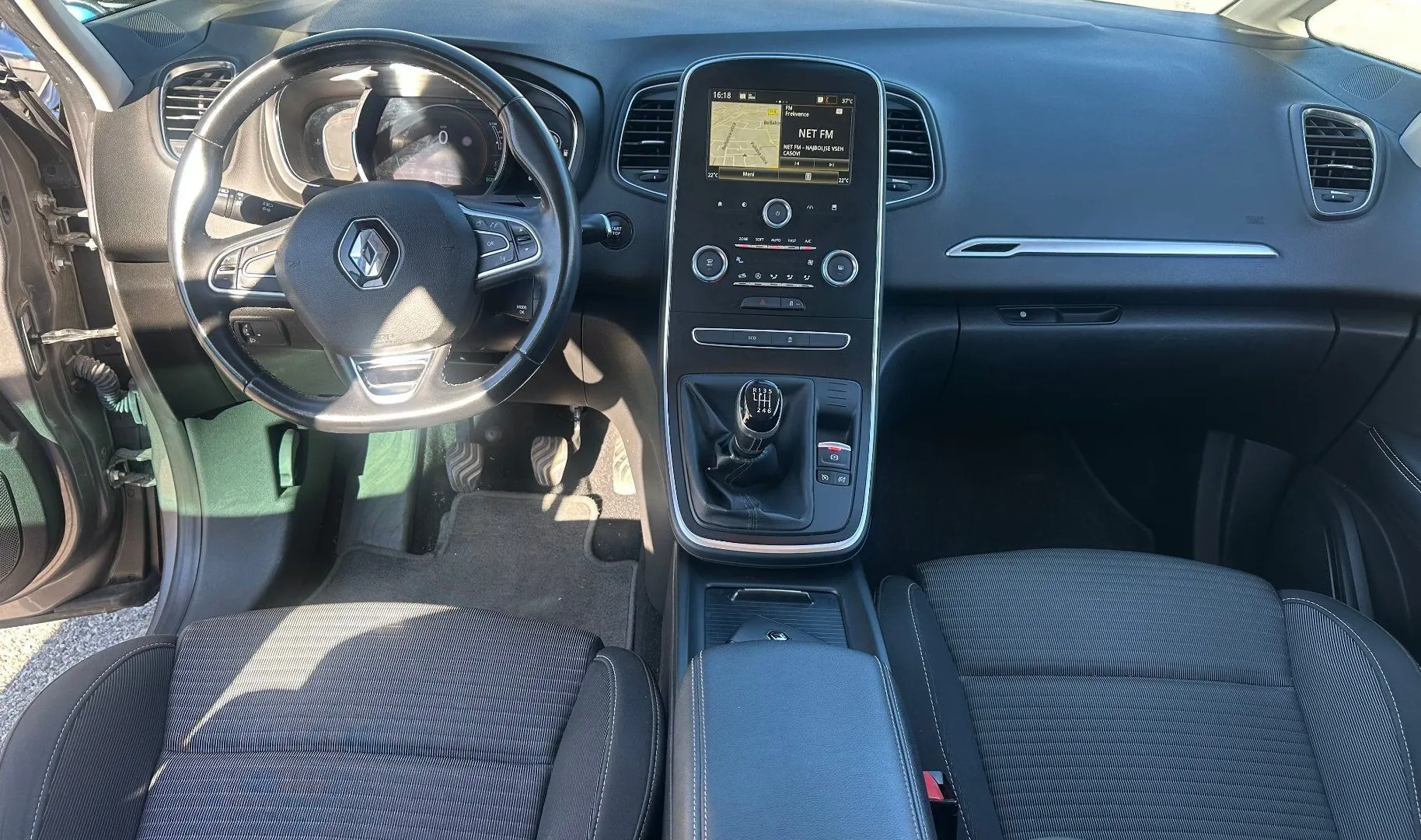 Zunanja slika - Renault Scénic - 1.7 DCI.88 KW NAVI.KLJUKA.VSI SERVISI.. - 4