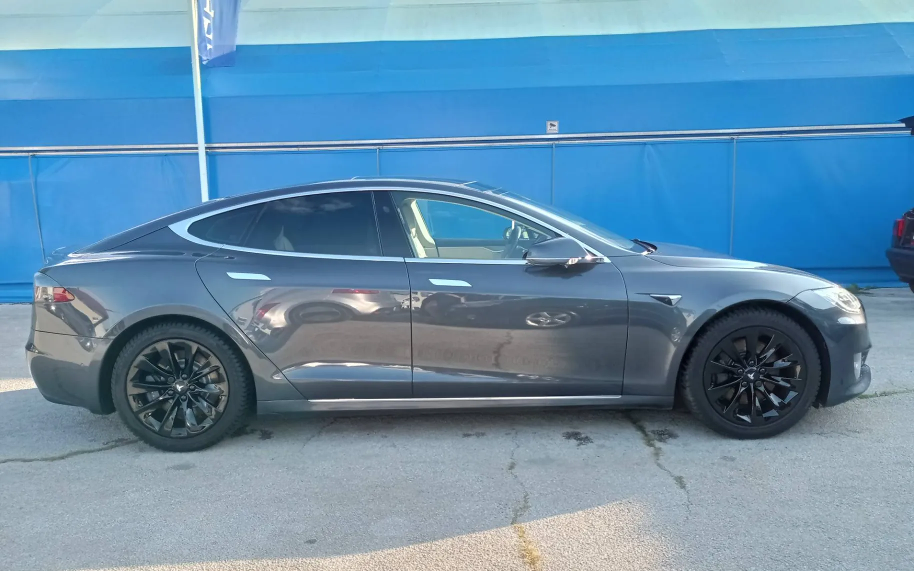 Zunanja slika - Tesla Model S - Model S - 4