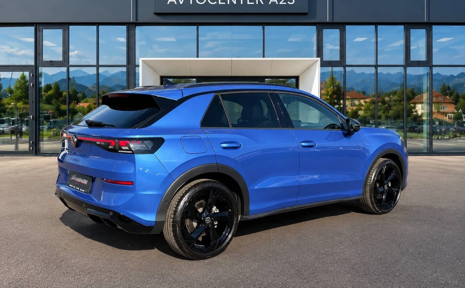 Zunanja slika - Volkswagen T-Roc - 1.5 eTSI R-Line DSG-Vlečna kljuka-Harman Kardon... - 4