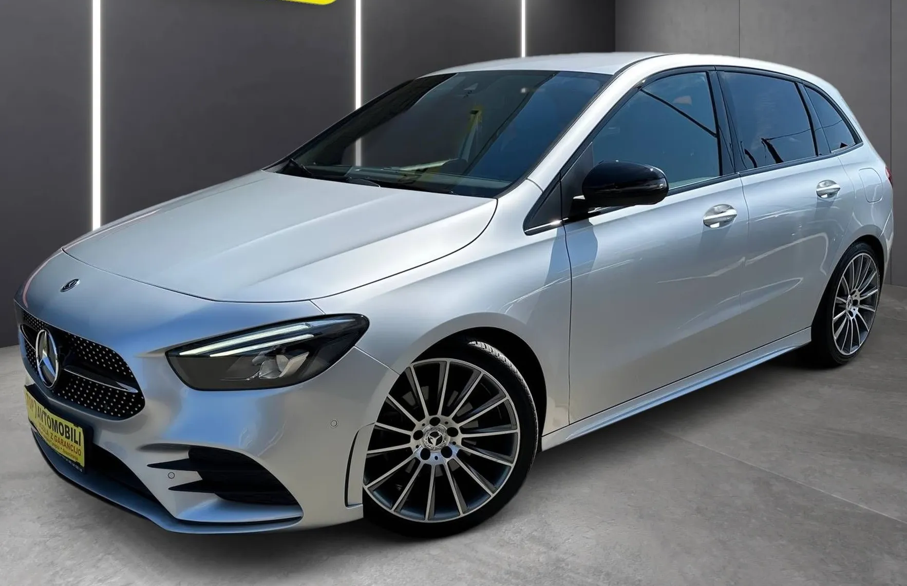 Zunanja slika - Mercedes-Benz B-Razred - 200 AMG LINE MULTIBEAM TEM KAMERA PDC NAVI TOP - 2