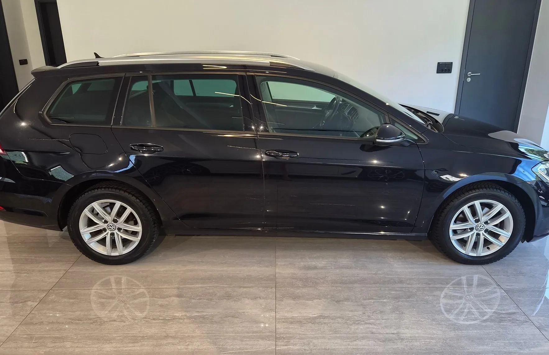 Zunanja slika - VW Golf - Variant 1.6 TDI DSG FULL LED|NAVI|KAMERA|ERGOACTIV|ACC - 2