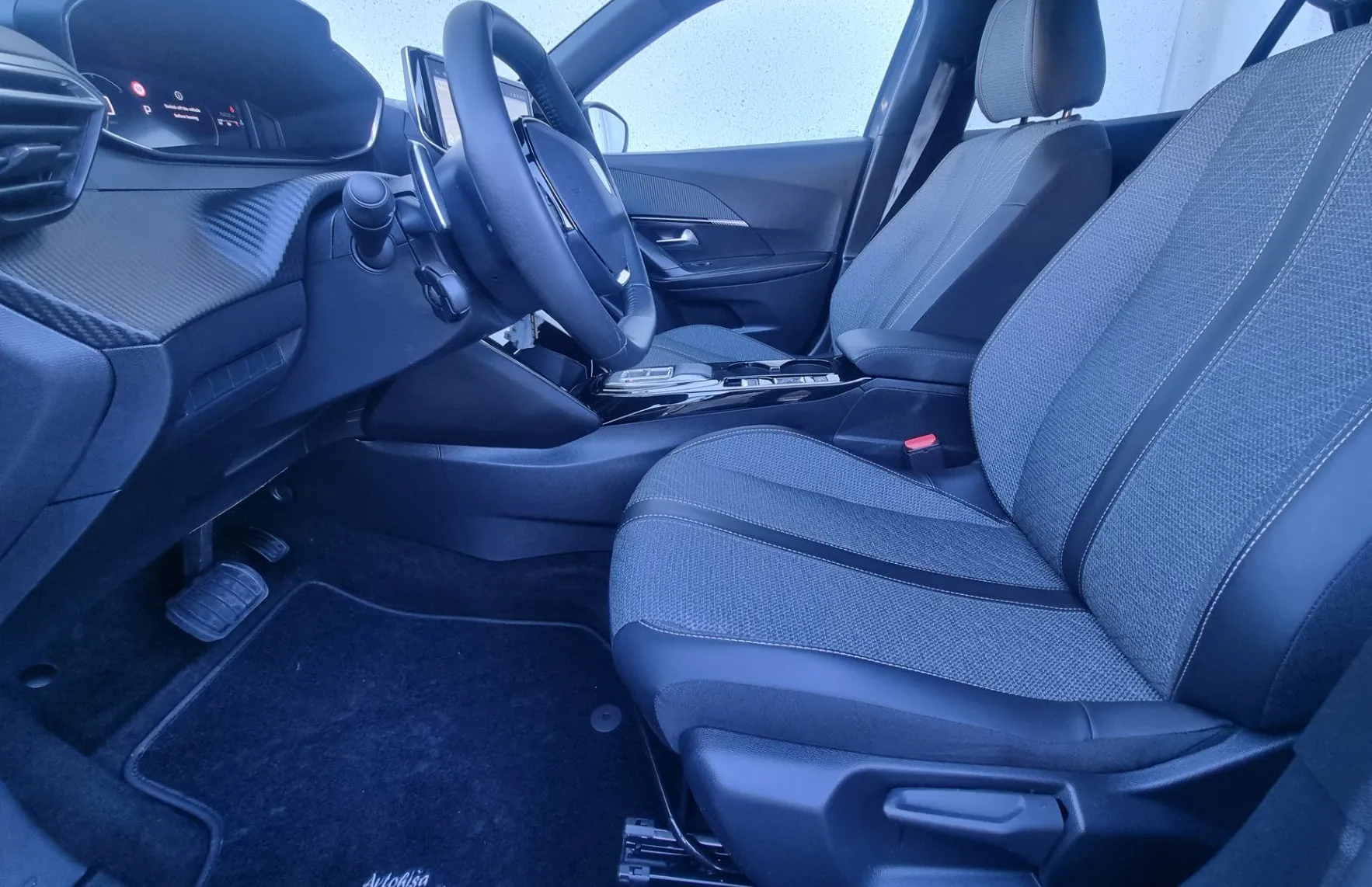 Zunanja slika - Peugeot 2008 - 1.2 PureTech 130 Allure Avtomatik - SAMO 15.632km - 12