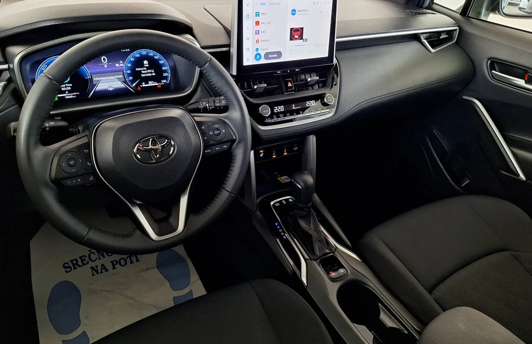 Zunanja slika - Toyota Corolla Cross - Hybrid 1.8 VVT-i Style •Slovensko vozilo•1.lastnik - 13