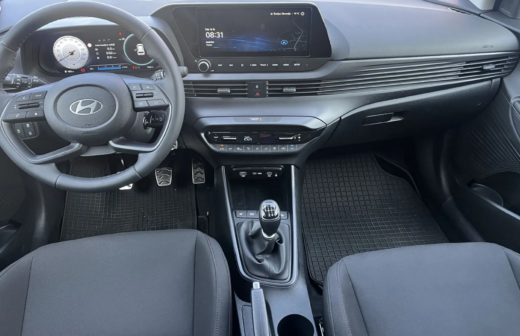 Zunanja slika - Hyundai Bayon - 1.0 T-GDI 100 PREMIUM TESTNO VOZILO - 12