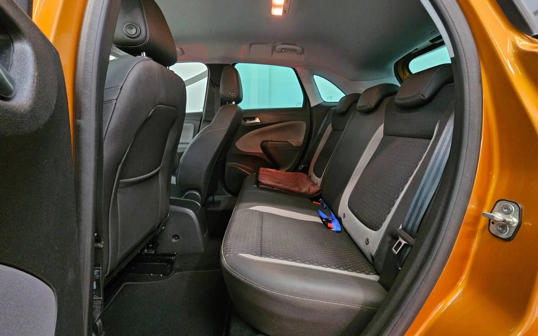 Notranja slika - Opel Crossland X - 1.2 Innovation - 9