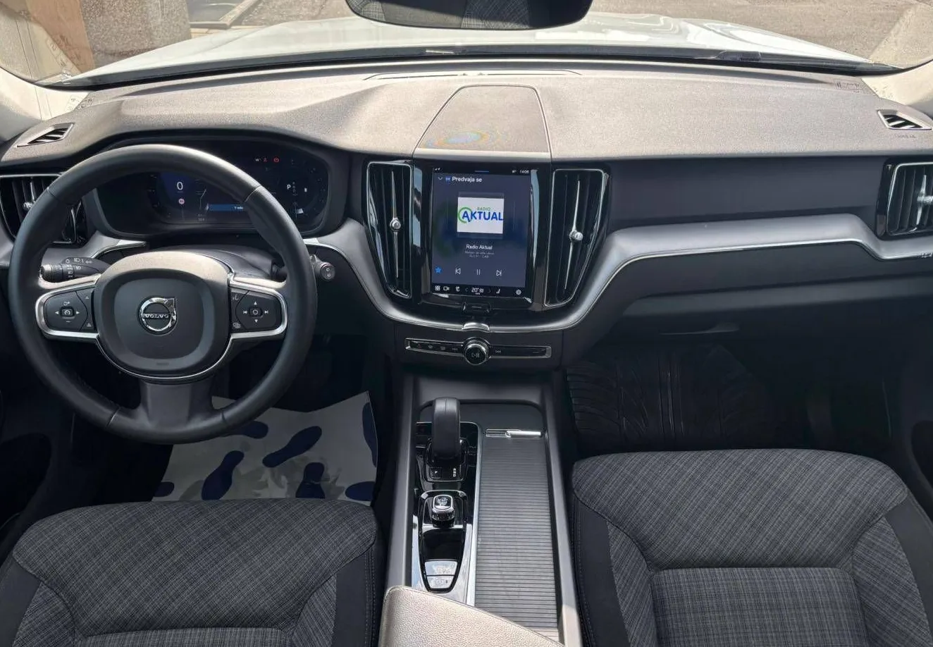 Zunanja slika - Volvo XC60 - B4P Momentum PRO AT FWD KAMERA-GRETJE.SED.-DAB+ - 12