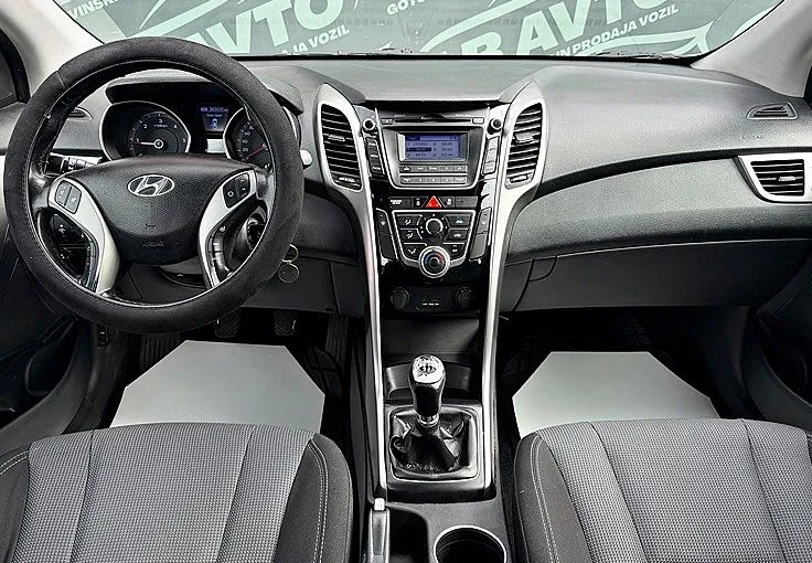 Zunanja slika - Hyundai i30 Wagon - 1.6 CRDi Comfort+94KW+LED+PROSTOROČNO TEL+AVTKLIMA - 9