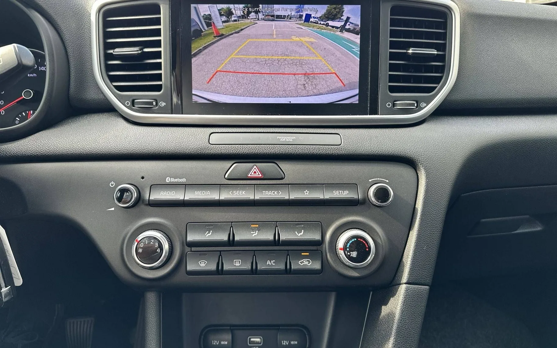Notranja slika - KIA Sportage - 1.6 GDI LX Active ISG - 17