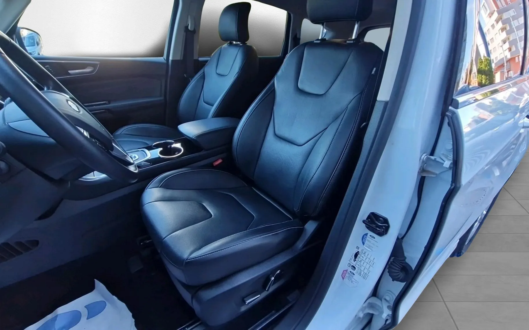 Zunanja slika - Ford S-MAX - 2.5 HYBRID FHEV TITANIUM AVT.-LED-NAVI-USNJE-KAMER - 15