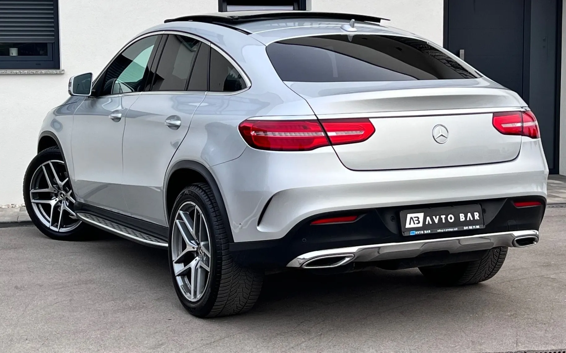 Notranja slika - Mercedes-Benz GLE coupe - 350 d 4MATIC+AMG+FULL LED+PANORAMA+NAVI+KLJUKA+... - 8