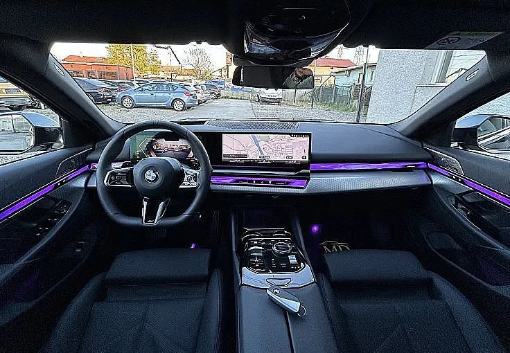 Zunanja slika - BMW Serija 5 - Touring: 520i Touring-M-SPORT-PRO-HEAD UP-PANO-BANG OLUF - 7