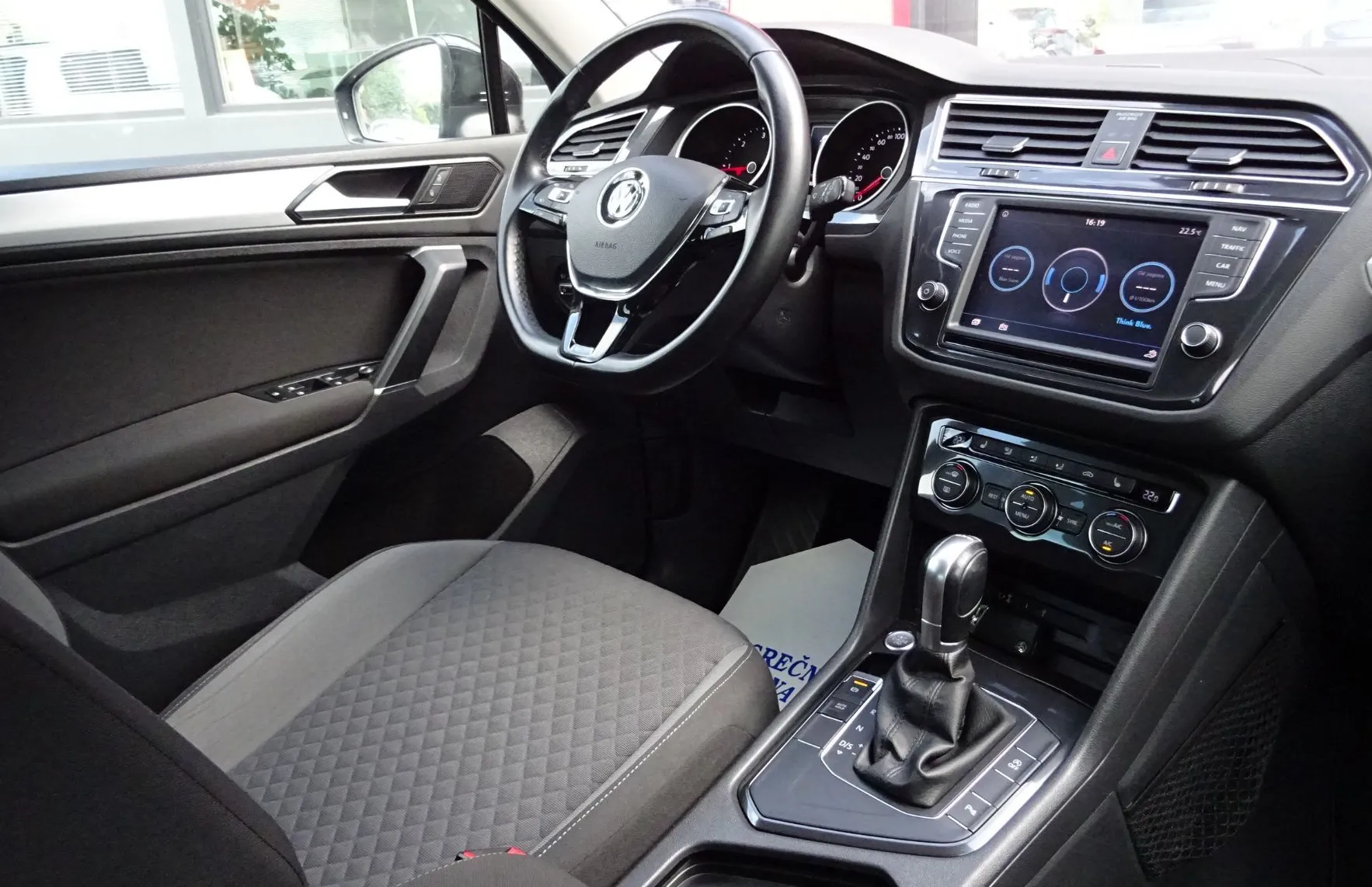 Zunanja slika - Volkswagen Tiguan - 2.0 TDI SCR BMT DSG COMFORTLINE 150KM-LEP- - 10