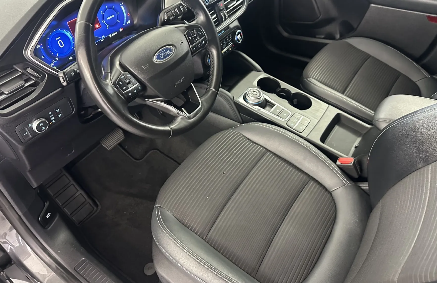 Zunanja slika - Ford Kuga - TitaniumX 2.0 EcoBlue 140kW.NEMŠKI+4ALU.KAMERA.4X4 - 13