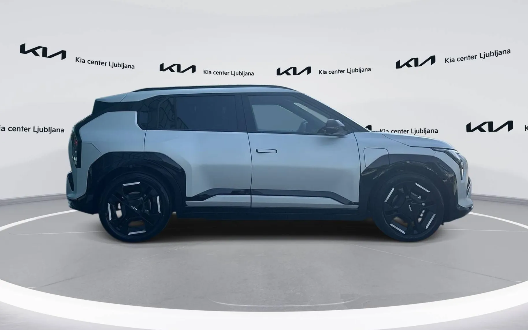 Zunanja slika - KIA EV3 - GT-Line 81.4 kWh baterija. doseg do 605km - 4