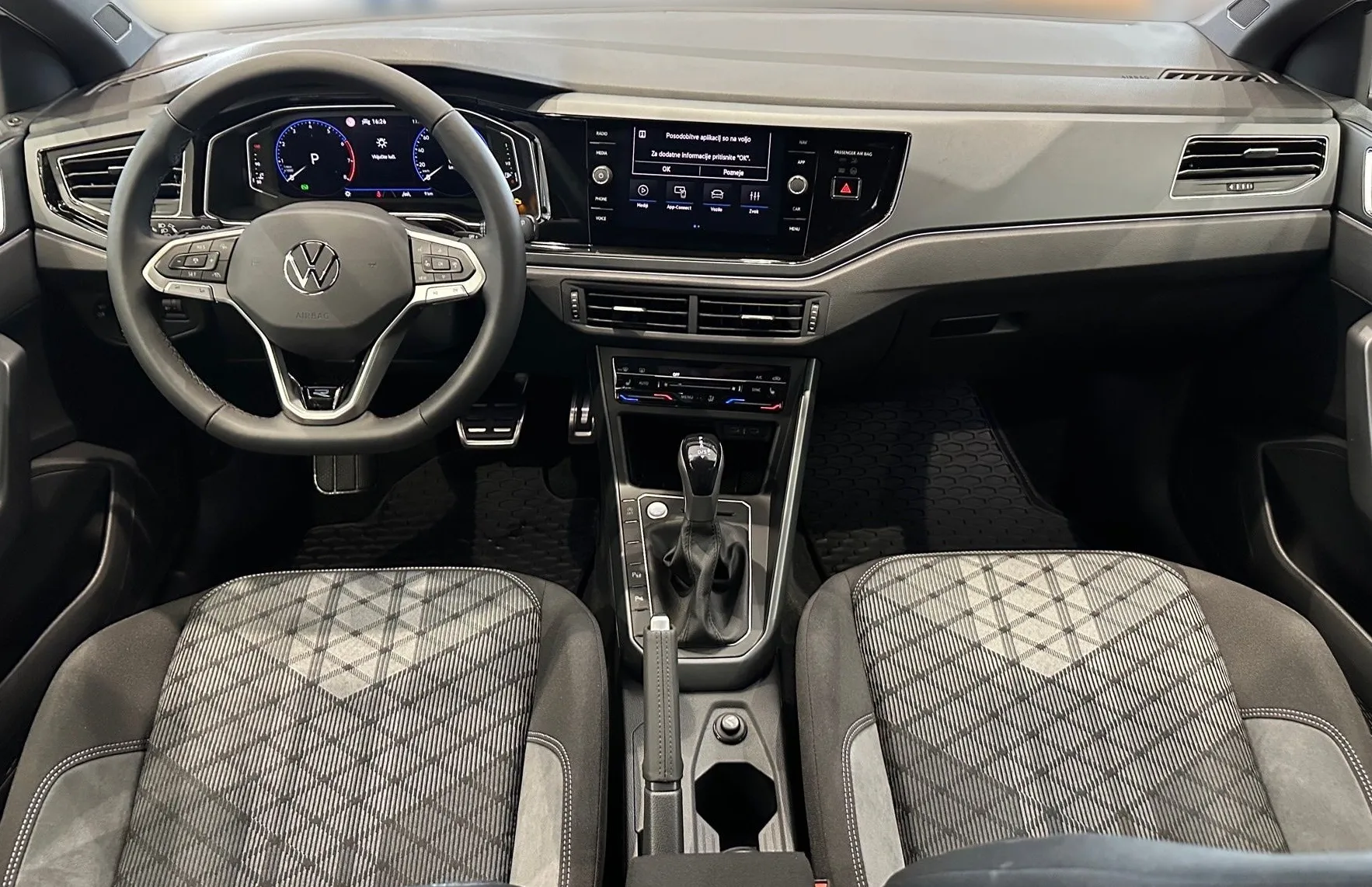 Zunanja slika - VW Polo - 1.0 TSI avt. 4JOY 70  95 - 10
