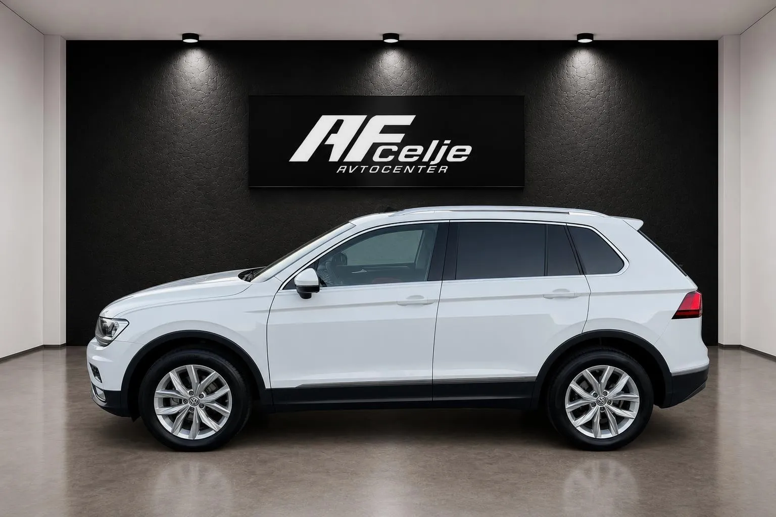 Zunanja slika - Volkswagen Tiguan - 2.0 TDI-DSG-4X4-H LINE-PANORAMA-LIZING ZA TUJCE-.. - 6