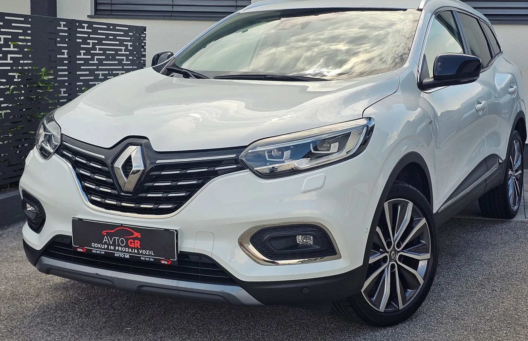Zunanja slika - Renault Kadjar - TCe 140 Limited- SLO-1. LAST.-Le 129.000km-Perla b - 15
