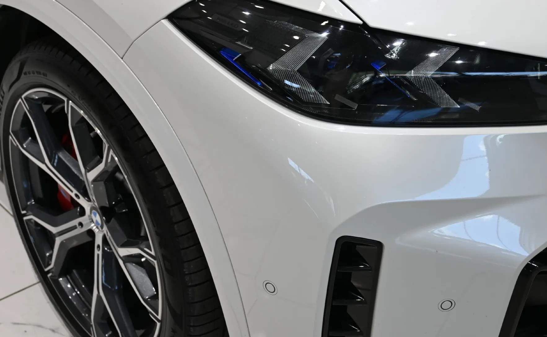 Zunanja slika - BMW X5 - serija : xDriveM60i .M.SPORT-ZRAČNO-KLJUKA-PANO-HUD-KEYLES - 19