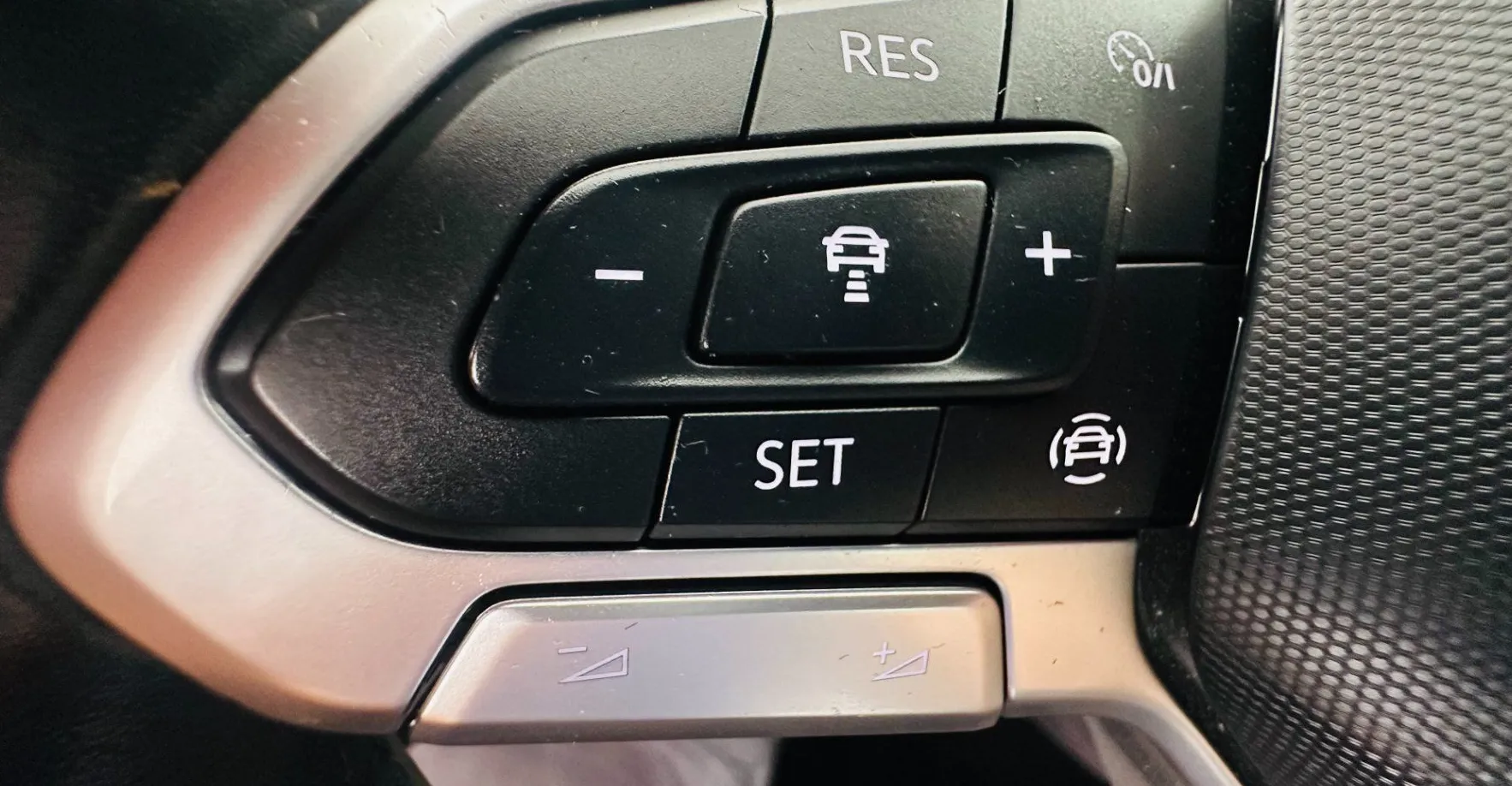 Zunanja slika - Volkswagen Tiguan - 2.0 TDI DSG.LED.NAVI.PDC.2023.ACC.3 CONSKA KLIMA.. - 4