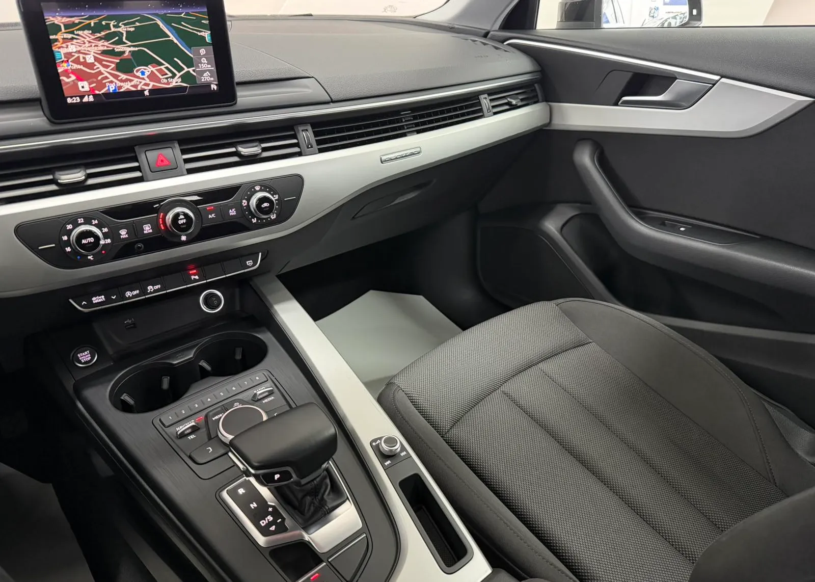 Zunanja slika - Audi A4 - AVANT 40 TDNI QUATTRO - 8