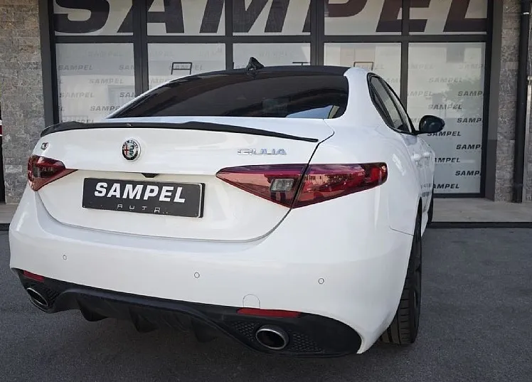 Zunanja slika - Alfa Romeo Giulia - 2.2 AT8 Q4 Veloce - AKT. TEMPOMAT - GRETJE VOLANA - 6