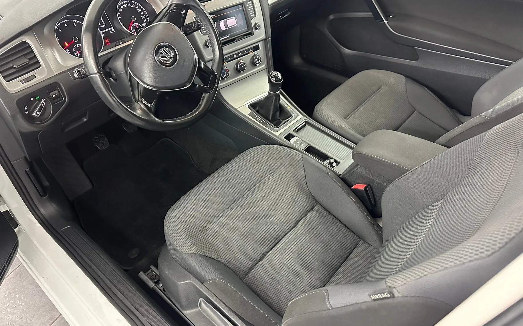 Zunanja slika - Volkswagen Golf - 1.2 TSI Comfortline 81 KW.BENCIN.SAMO 75.000 KM - 7