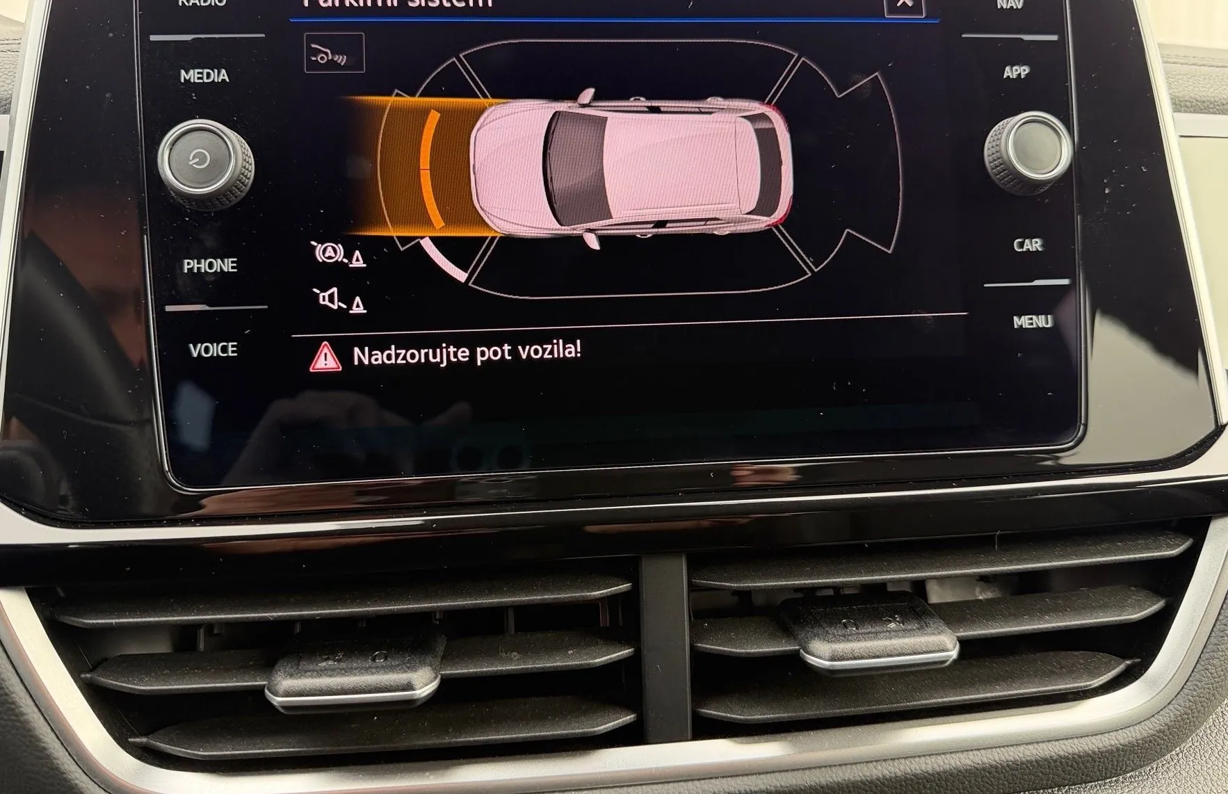 Zunanja slika - VW T-Roc - 1.0 TSI R-Line 85 KW-IQ Light-ACC-PDC-Vzvr.kamera - 15