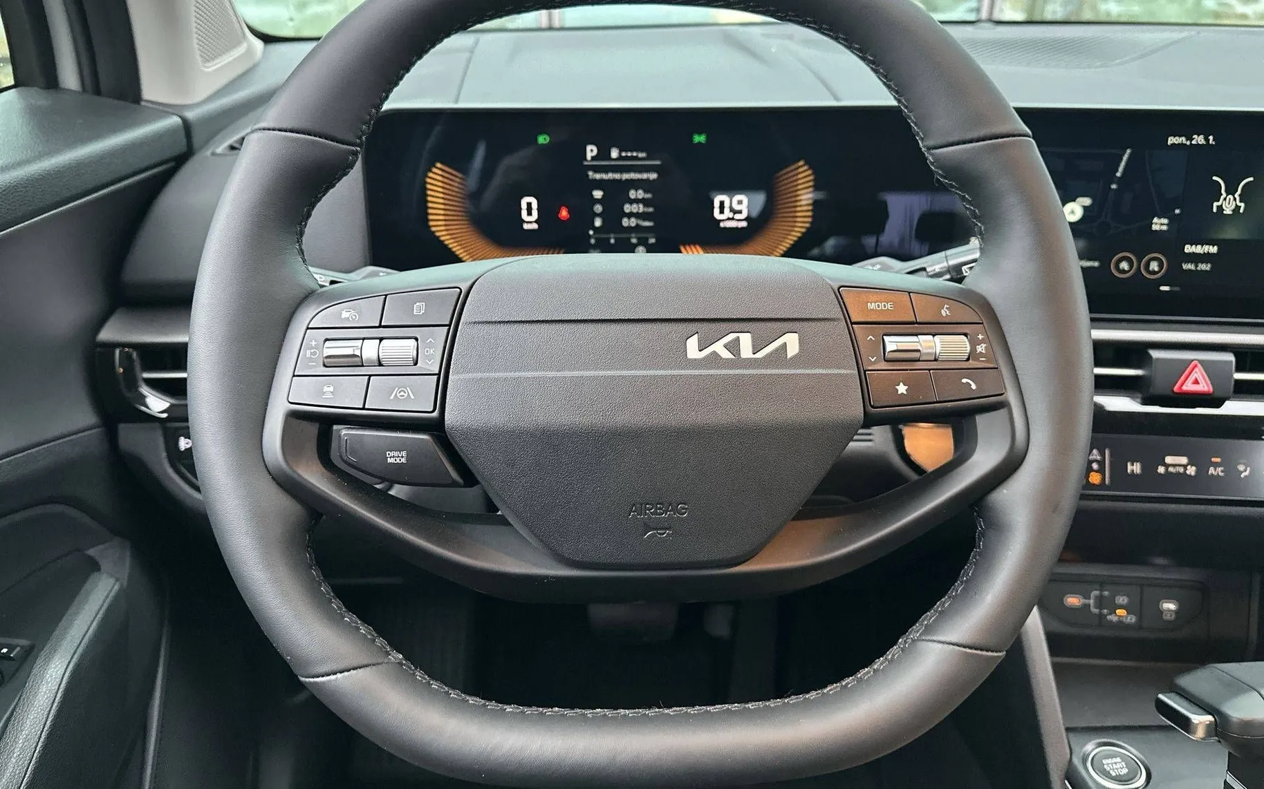 Notranja slika - KIA Sportage - 1.6 T-GDi LX Fresh. 7 DCT... - 14
