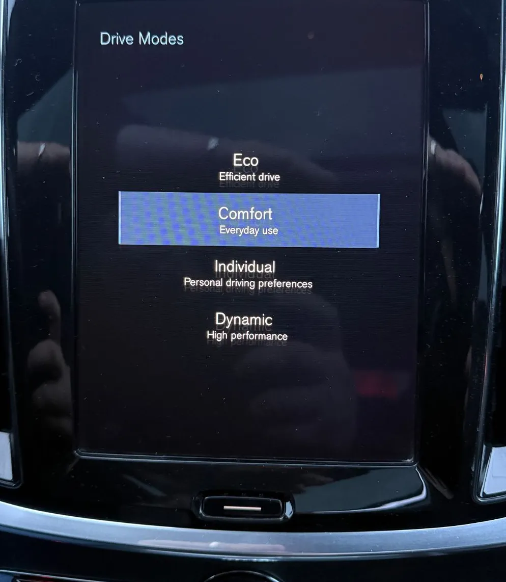 Zunanja slika - Volvo V60 - D4 PANO-FullLED-Usnje-KAM-Mkot-PDC-Gretje-KljukaDE - 23