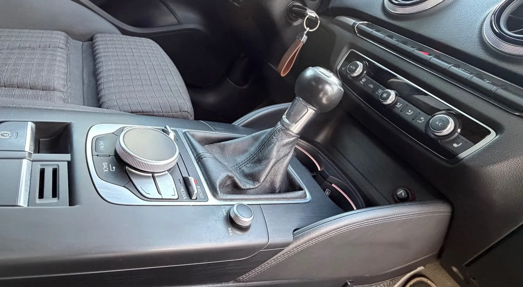 Notranja slika - Audi A3 - Sportback 1.6 TDI - 11