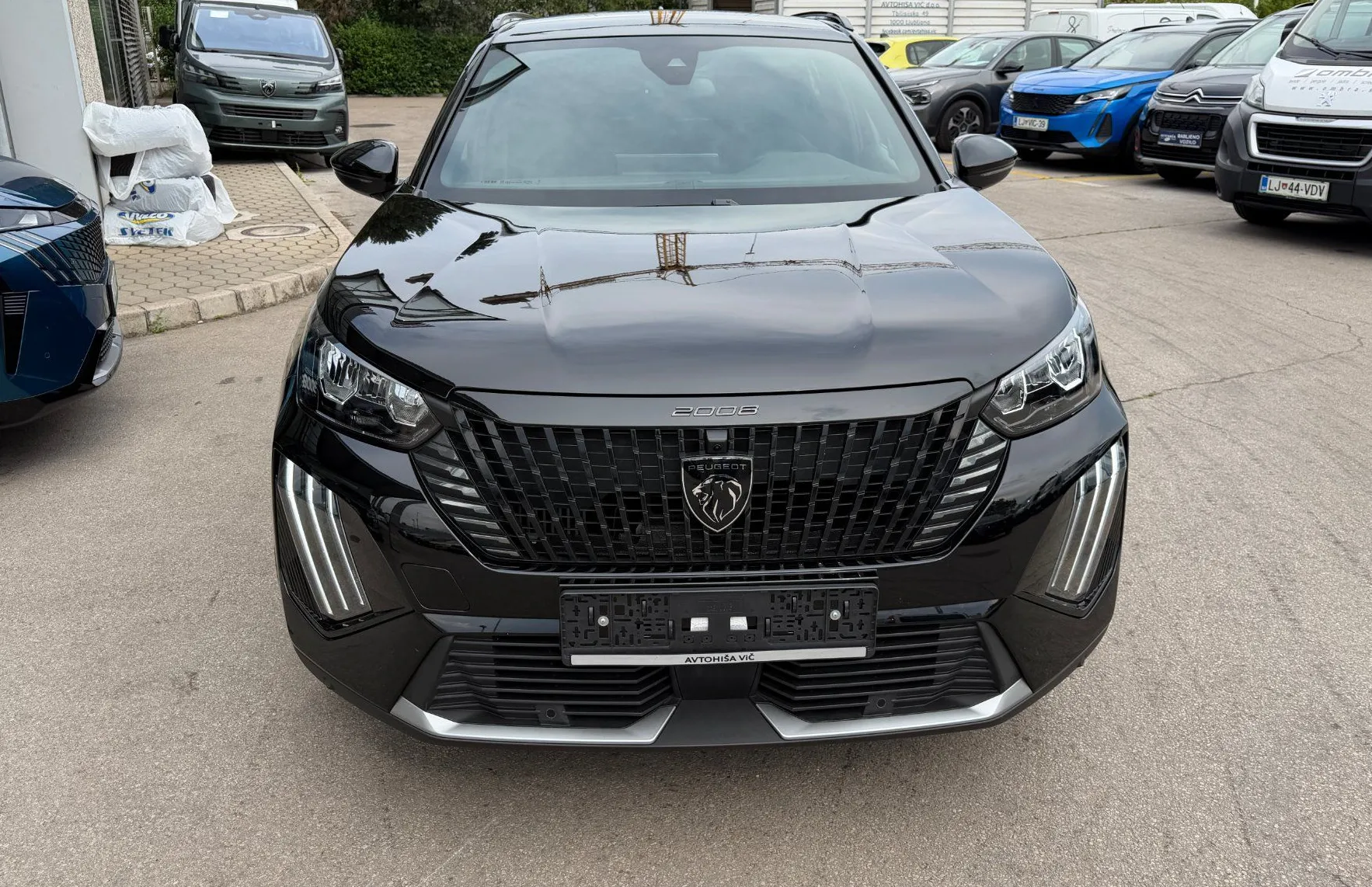 Zunanja slika - Peugeot 2008 - 1.2 MHEV  136  145 Allure Avt. - 2