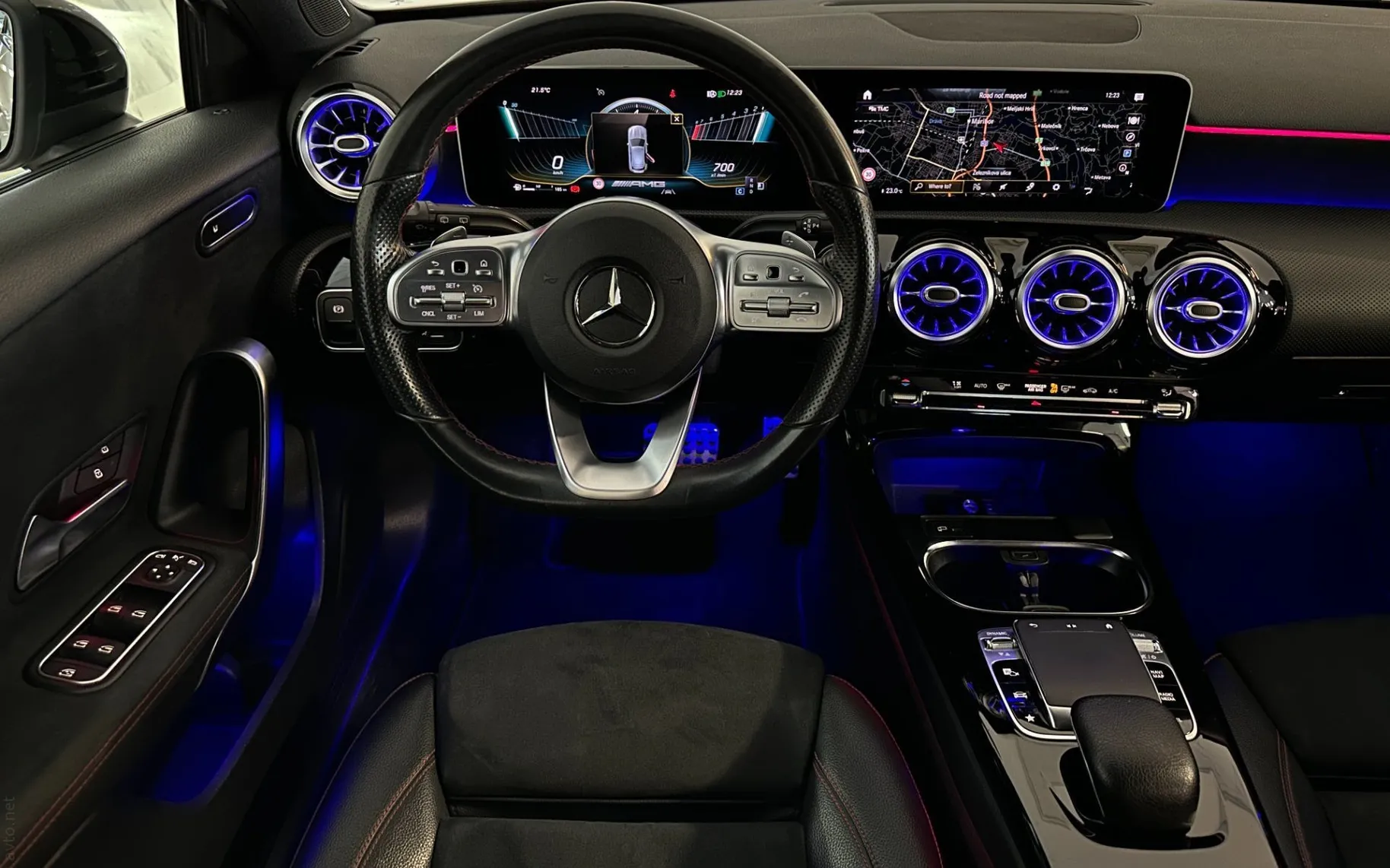 Notranja slika - Mercedes-Benz A-Razred - 250 AMG Line |NightP|Led|Kamera|Gretje|AmbientL| - 9
