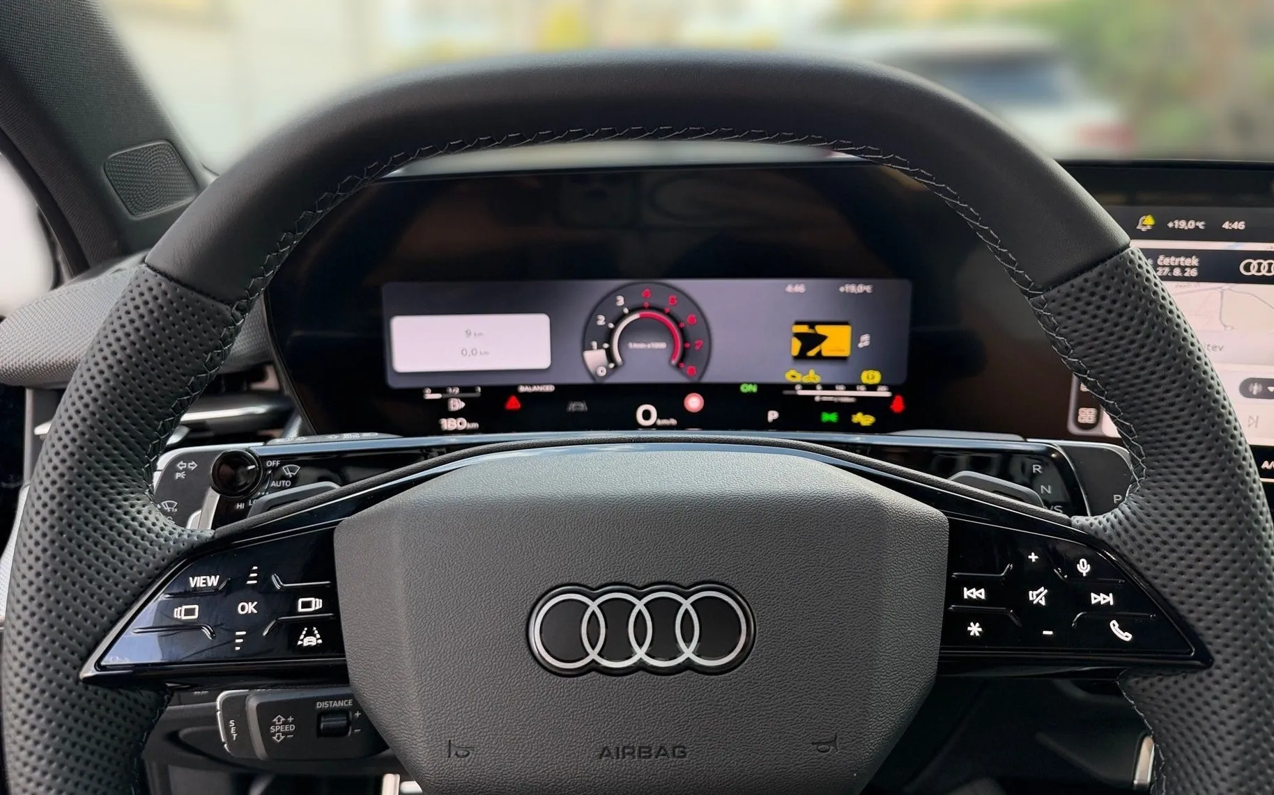 Notranja slika - Audi Q3 - TFSI quattro S tronic - 8