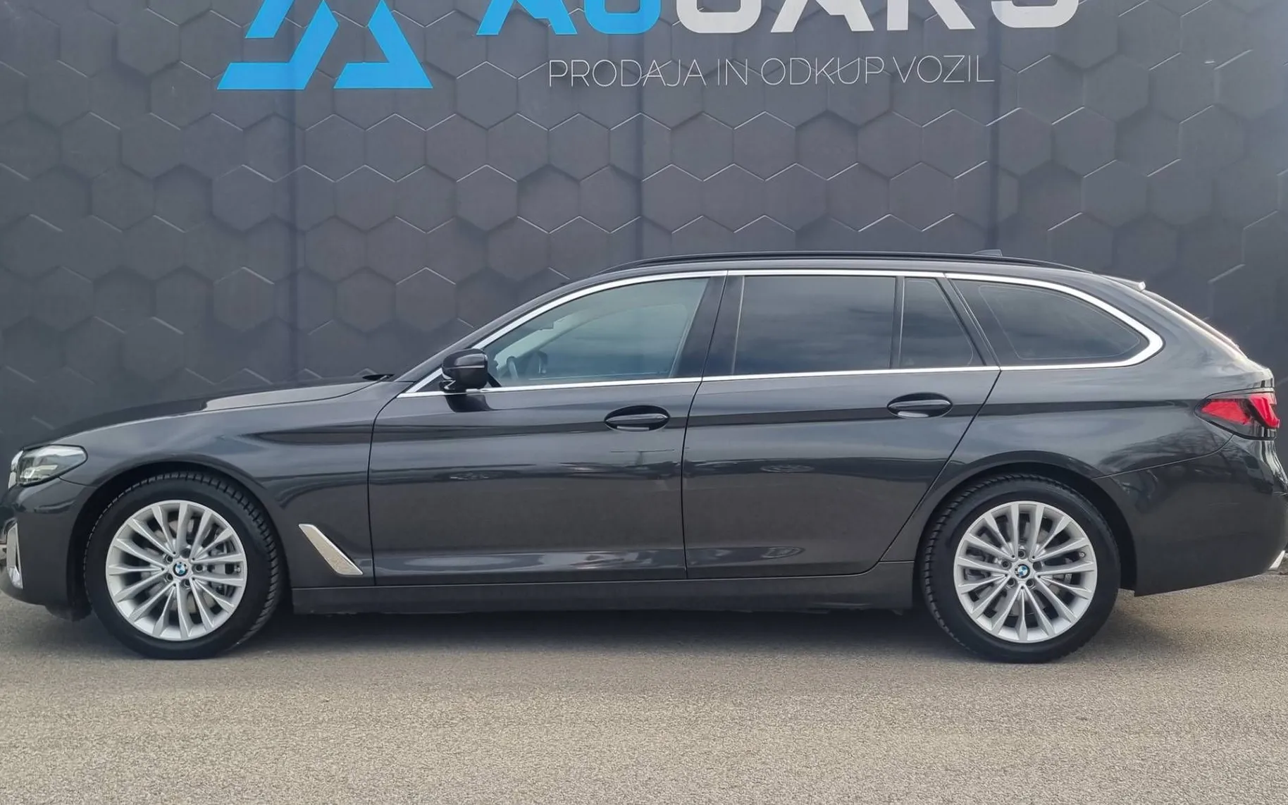 Zunanja slika - BMW Serija 5 - Touring: 530d xDrive-Luxury-Usnje-LED... - 4