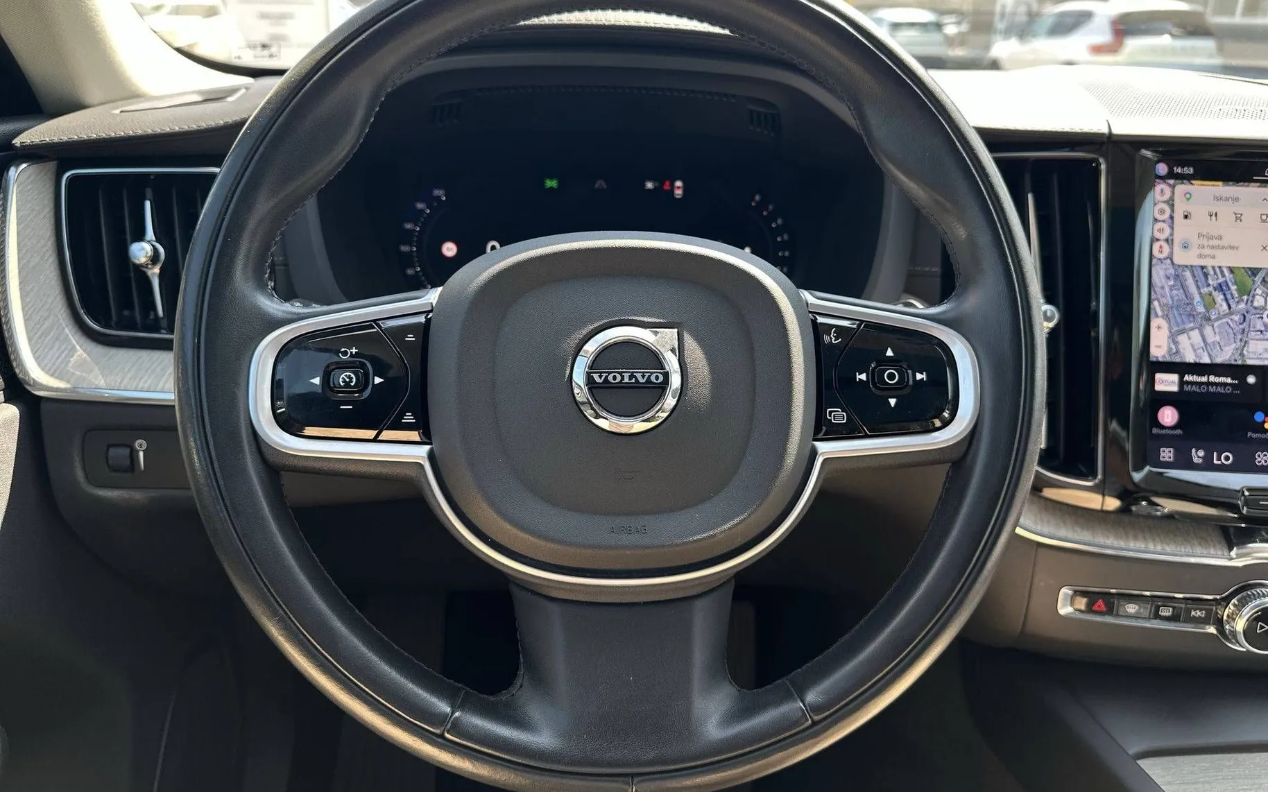 Notranja slika - Volvo XC60 - B5 INSCRIPTION Avt. LED. PANO.. KLJUKA. ACC - 14