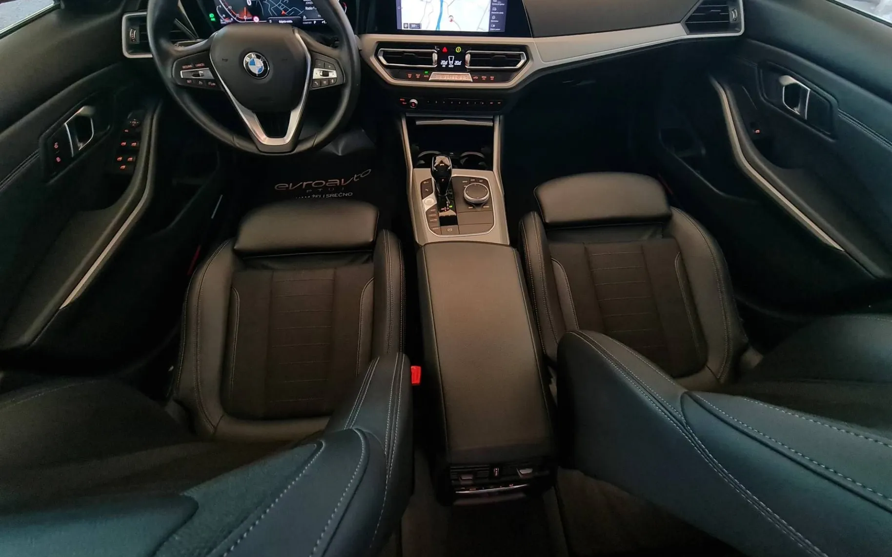 Notranja slika - BMW serija 3: - 318d Sport Line Aut.• Redno servisiran - 19