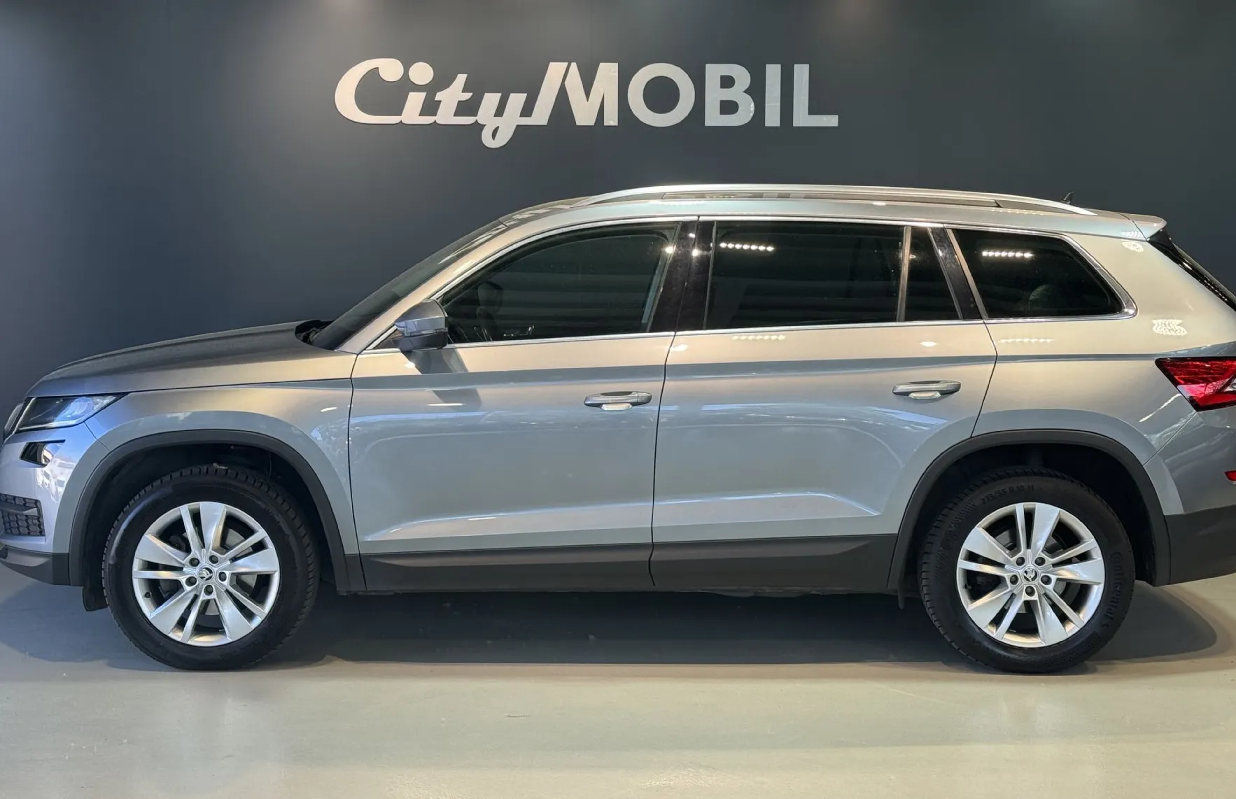 Zunanja slika - Škoda Kodiaq - 1.LASTNIK-SLO-4X4-DSG-LED-RADAR-KEYLES GO-GRETJE S - 6