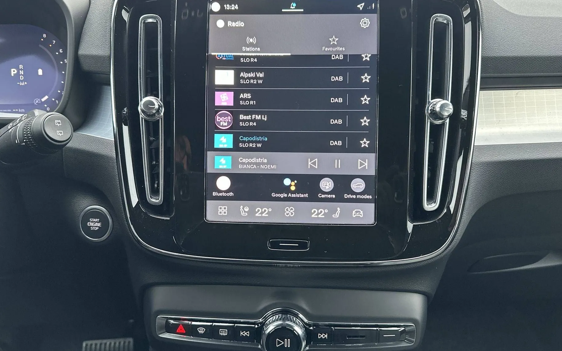 Zunanja slika - Volvo XC40 - B3P Core Avt. - 15