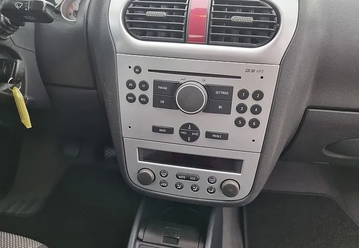 Zunanja slika - Opel Corsa - 1.2 16V - SLOVENSKO POREKLO - BREZ POLOGA - 10