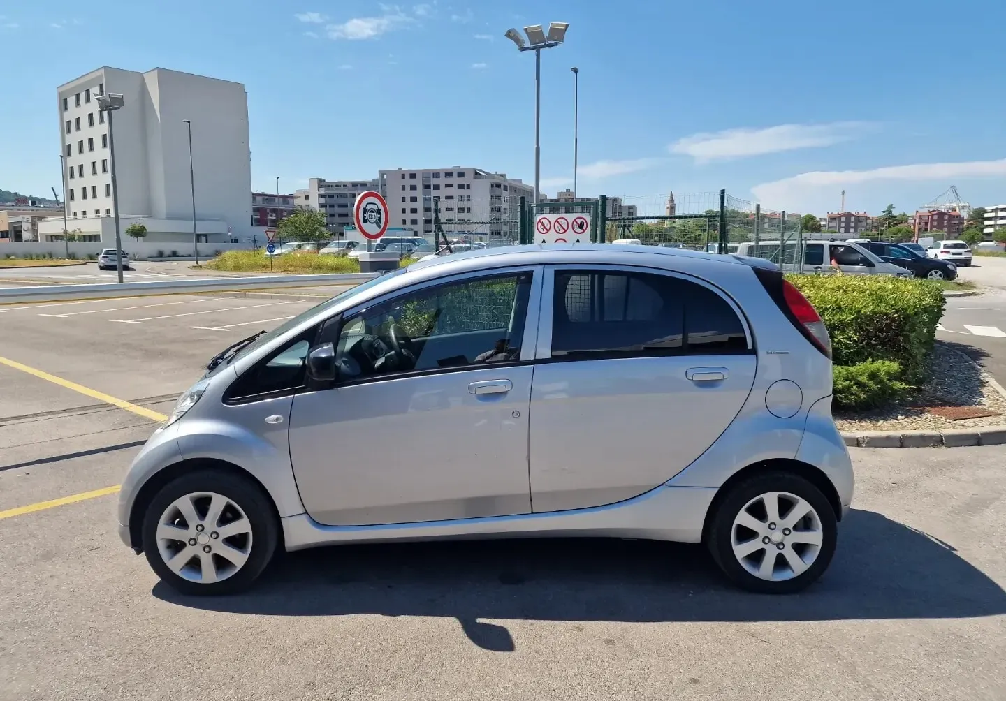 Zunanja slika - Peugeot iOn - Električno voz OBROK-68EUR X84 KREDIT BREZ POLOGA. - 2
