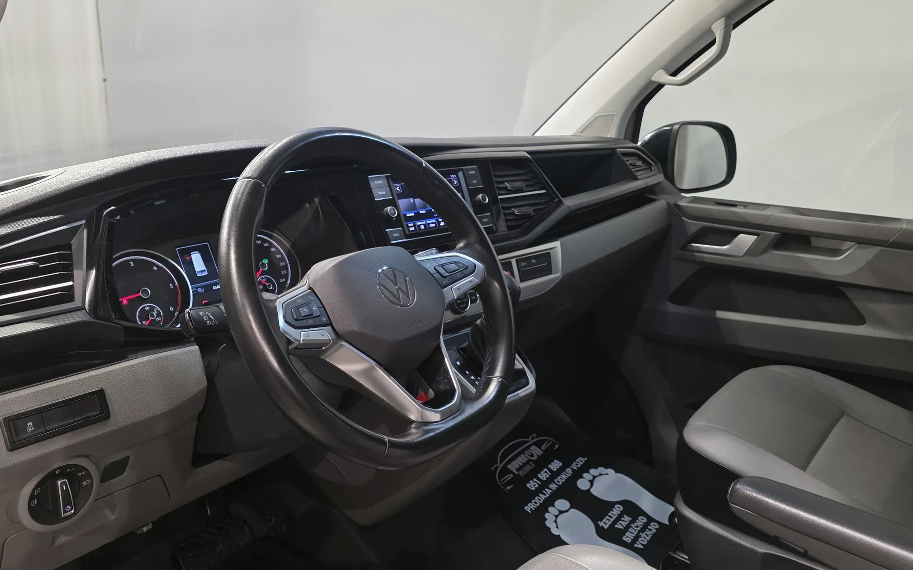 Zunanja slika - Volkswagen Caravelle - 2.0TDI DSG 110kW USNJE KAM PDC ACC - 7