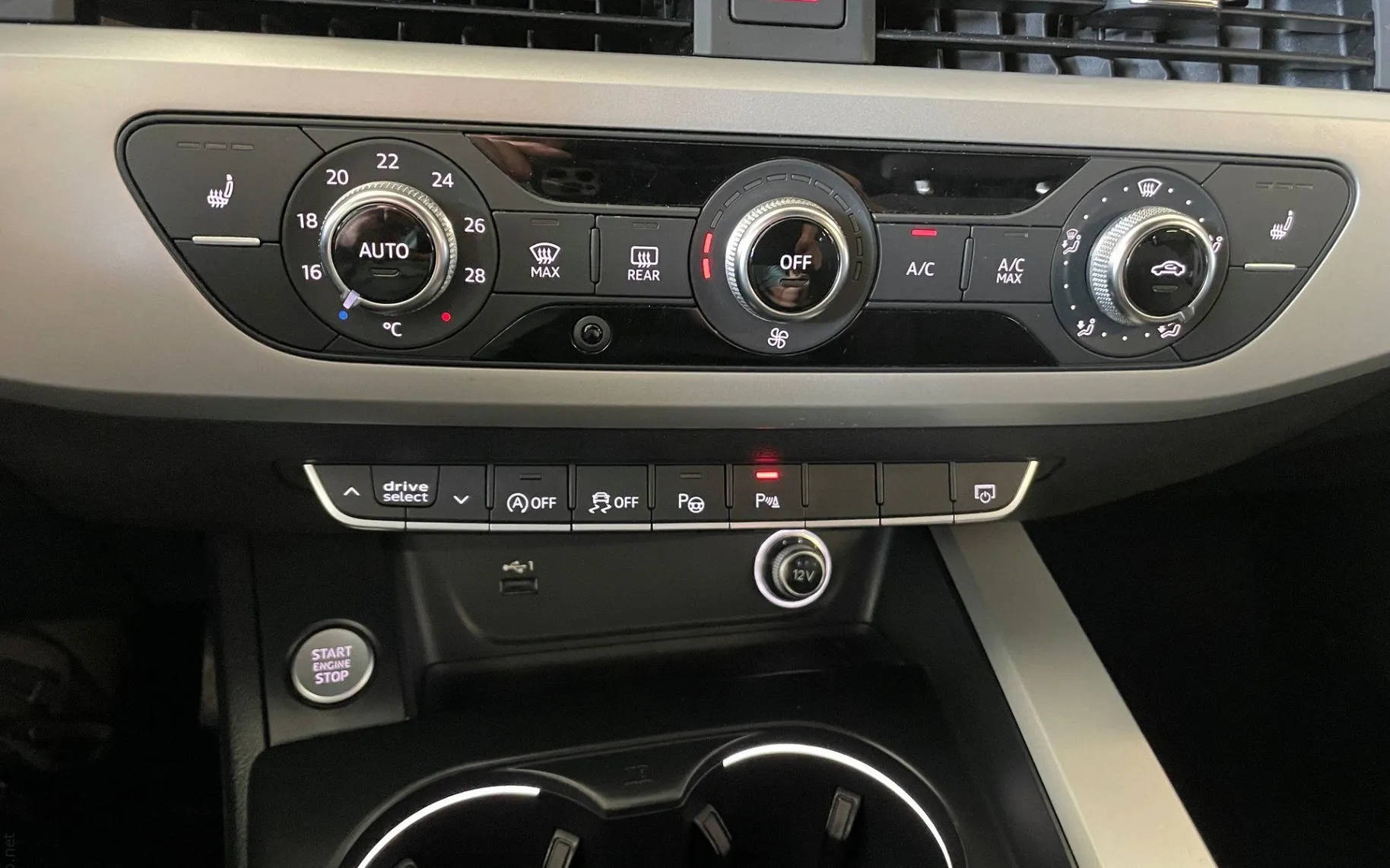 Zunanja slika - Audi A4 - 30 TDI S line S tronic LED. NAVI. KAMERA 360.PDC - 27