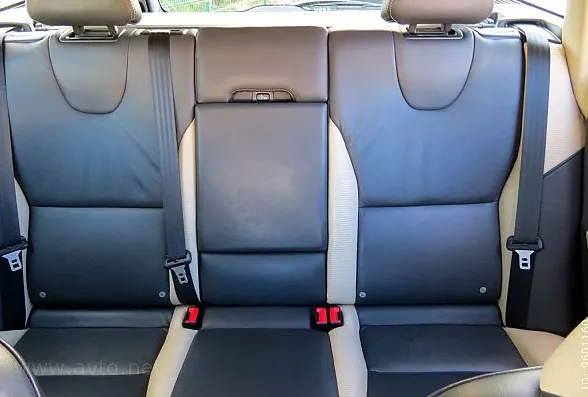 Zunanja slika - Volvo XC60 - FWD DRIVe R-Design - 11