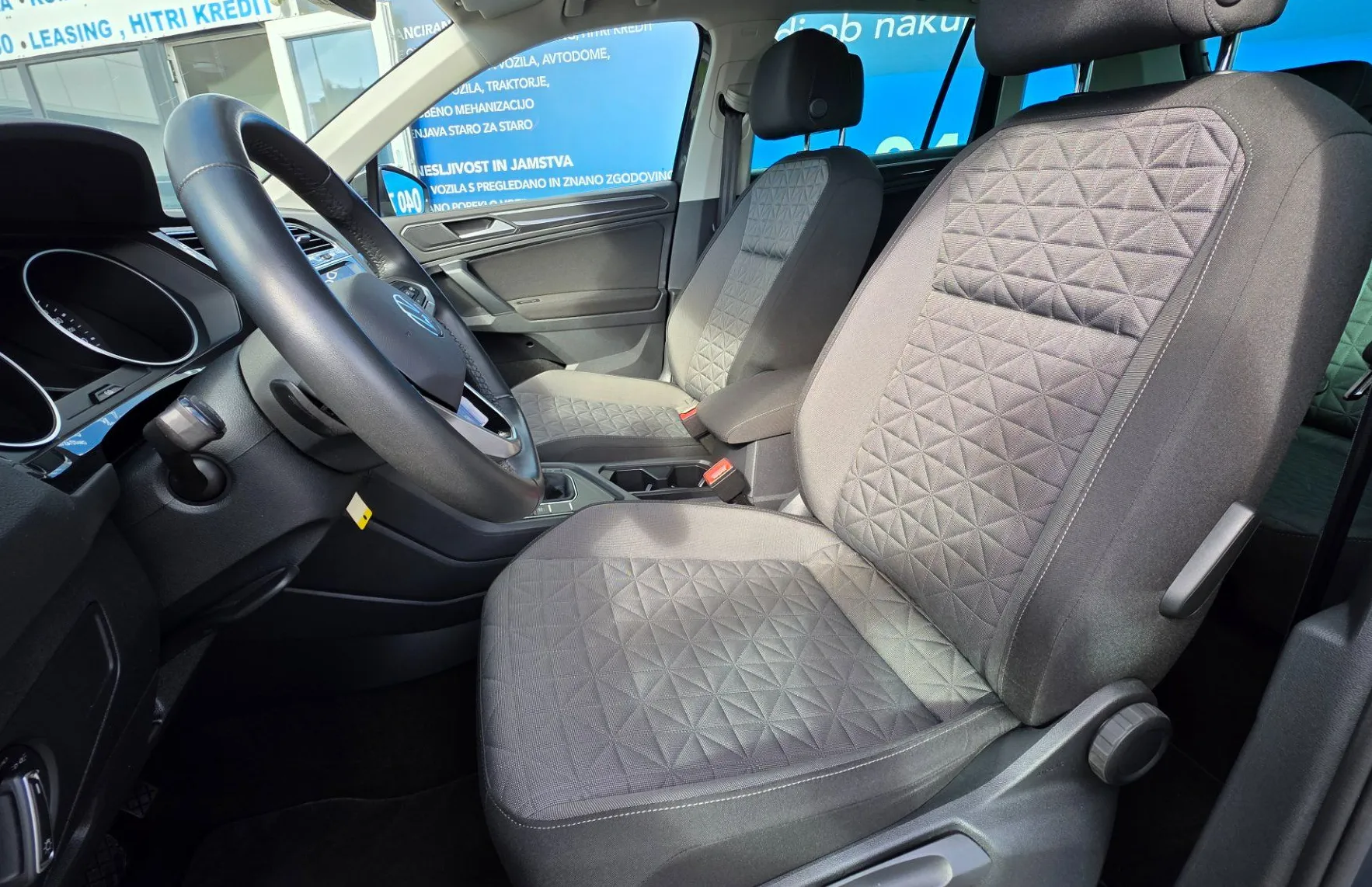Zunanja slika - Volkswagen Tiguan - 2.0 TDI BMT Life DSG. oprema v opombah - 8