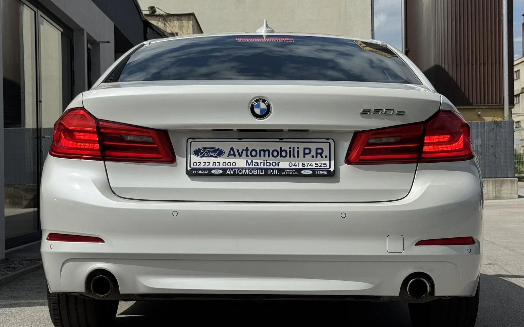 Zunanja slika - BMW serija 5 - 530e iPerformance AVT PRIKLJUČNI HIBRID 78.414 km - 15