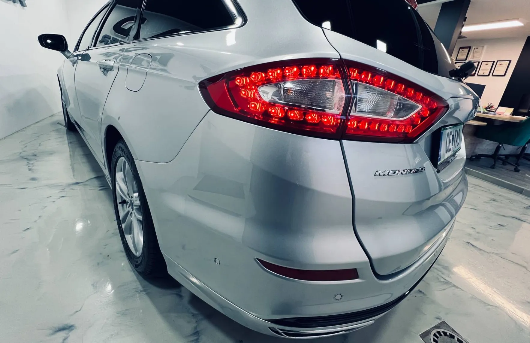 Zunanja slika - Ford Mondeo - 2.0 TDCi 132 kW Powershift Titanium - 5