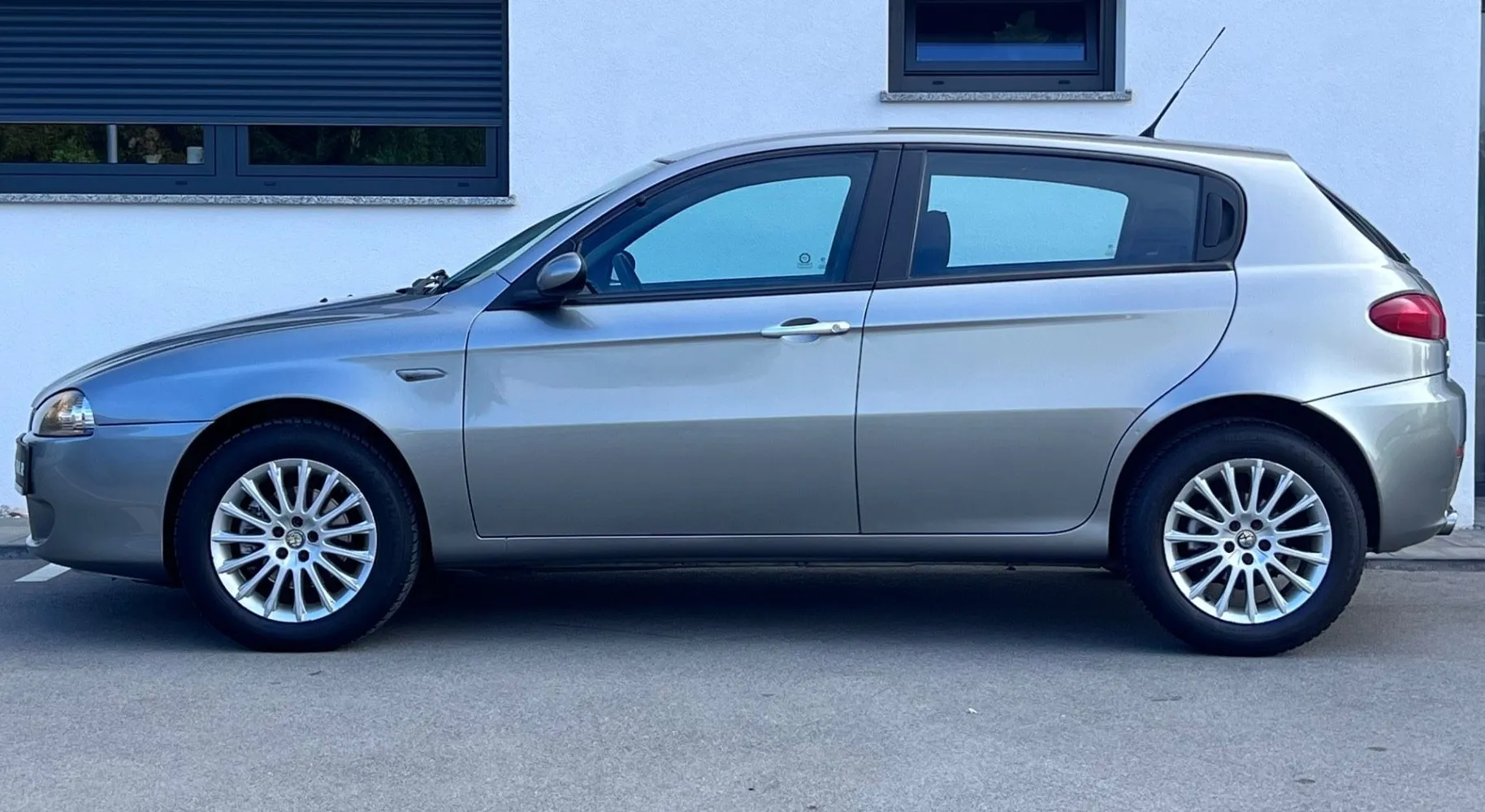 Zunanja slika - Alfa Romeo 147 - 1.9 JTD M-JET+PDC+SAMO 117.875km+TEMP - 4